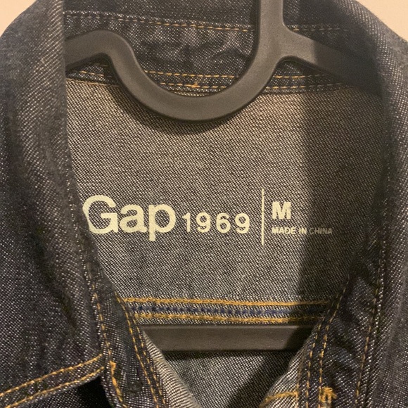 Gap denim jacket size M - Picture 2 of 3